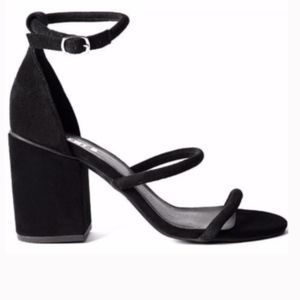 NIB SILENT D KUPPEN BLACK SUEDE HEELS